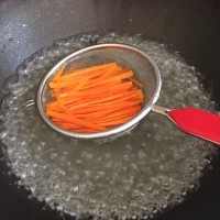 京酱肉丝卷的做法图解6