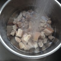 小土豆烧肉的做法图解2