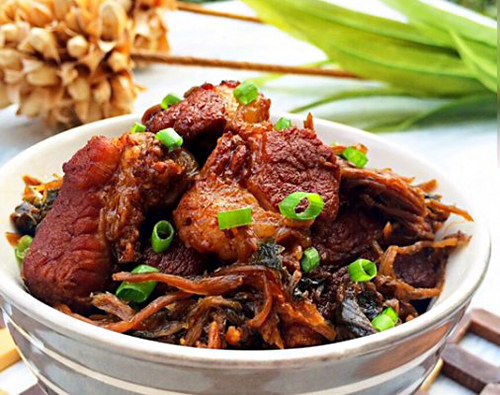 梅干菜烧肉 天气转凉吃点暖胃的！